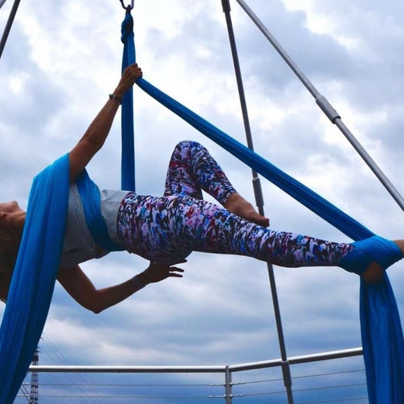 ❌SOLD❌Lululemon Wunder Under Tight culture clash 4 - Picture 6 of 9